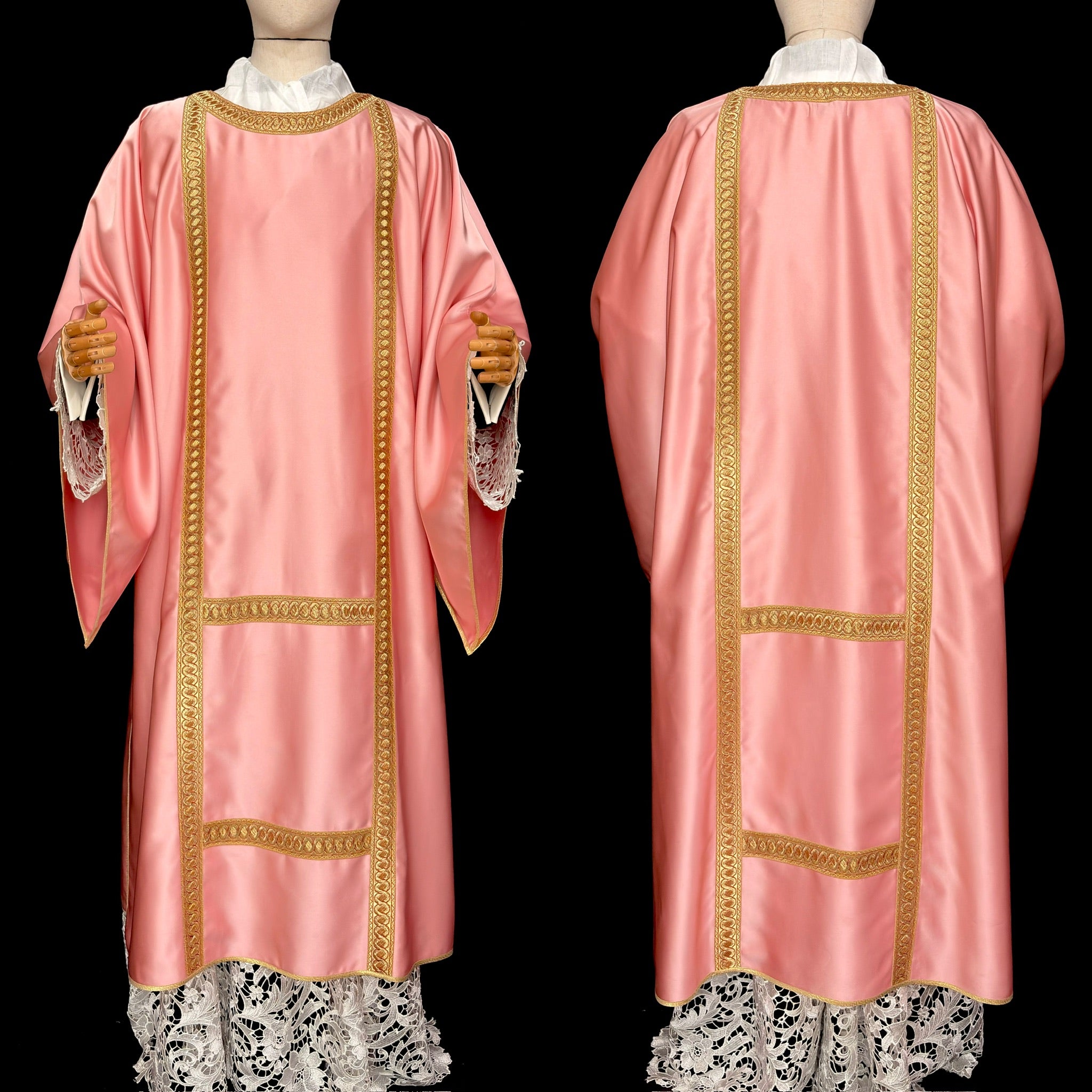 Dalmatik atau Busana/Jubah Diakon - Model Gothic DLH01